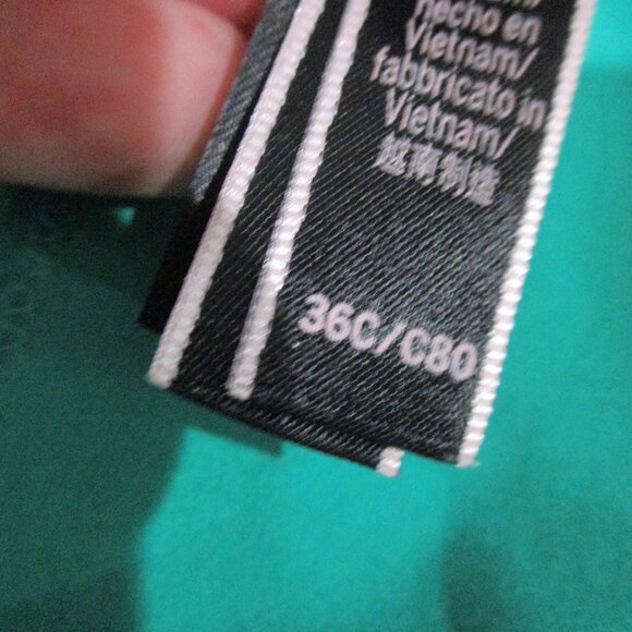 Victoria's Secret "So Obsessed By Victoria's Secret" Front Clasp Bra - Picture 7 of 8